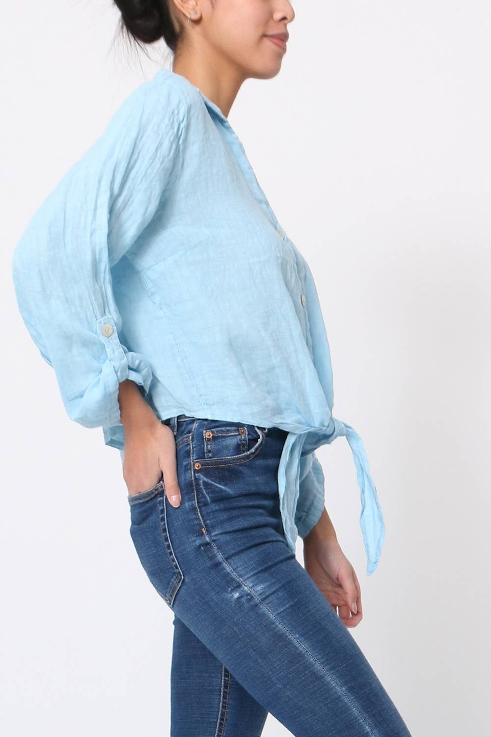 LÉA & LUC - Venta al por mayor Camisa con botones - Mujer - Camisas anudadas a la cintura en 100% lino REF. 220244