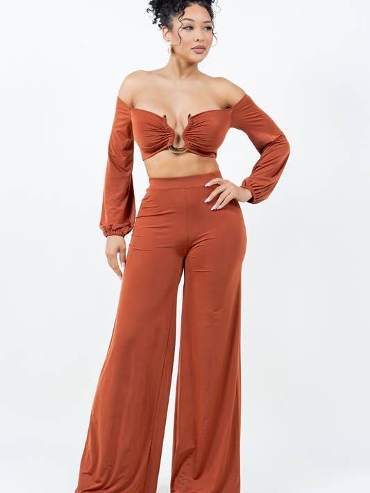 Off the Axel Med Guldklädda Detaljset för wholesale av Belita Collection