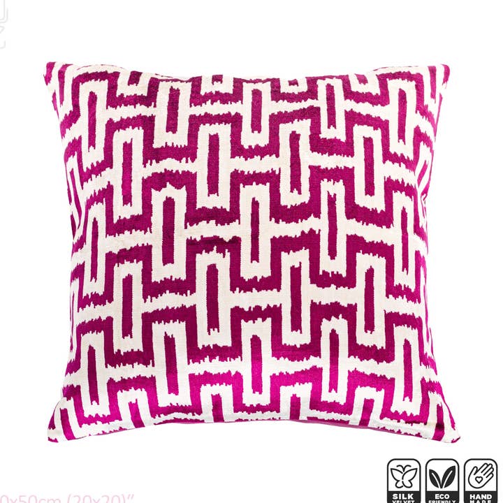 Fuchsia Pink Silk Ikat Velvet Geometrisk Pudebetræk for engroshandel hos OyzShop