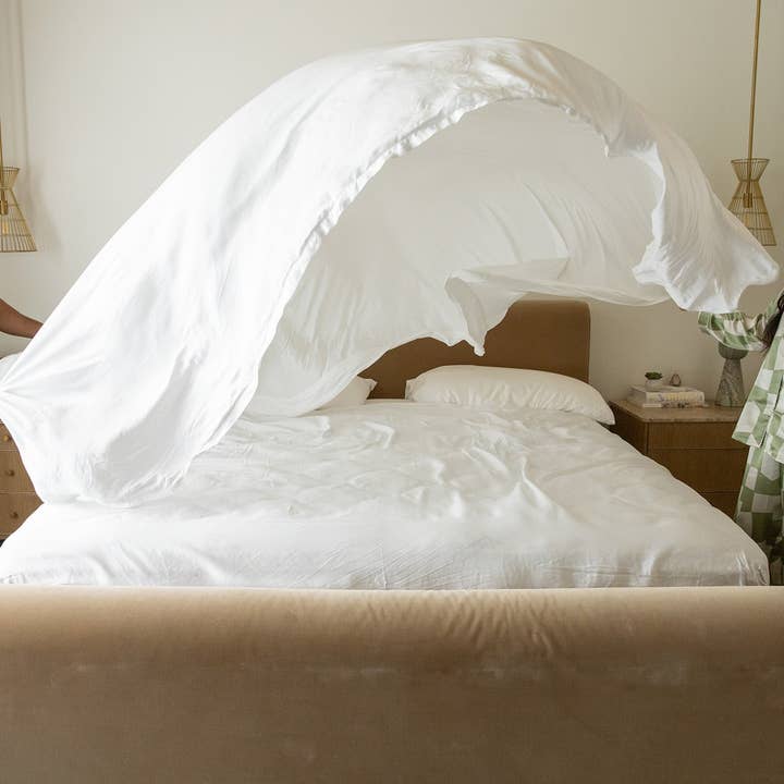 BleuBully Bedding - Wholesale Sheet Set - Sateen Sheet Set in Ivory White7