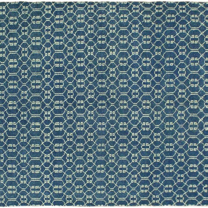 Alfombra moderna Elara azul/marfil de lana y seda - 4'2'' x 6'2'' para venta al por mayor de Arshs Fine Rugs