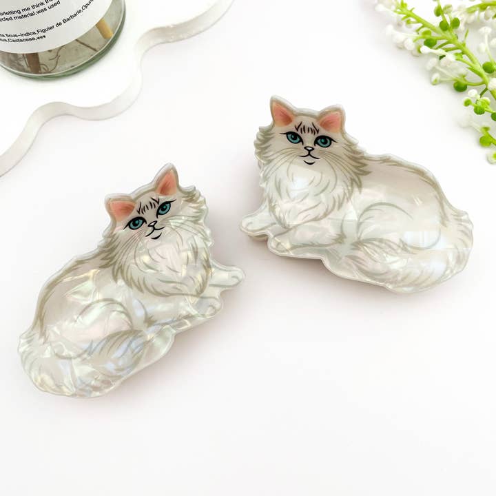 White 🐱 Elegant Persian Cat Hair Claw – Feline Chic Clip 💫 for wholesale on Faire3