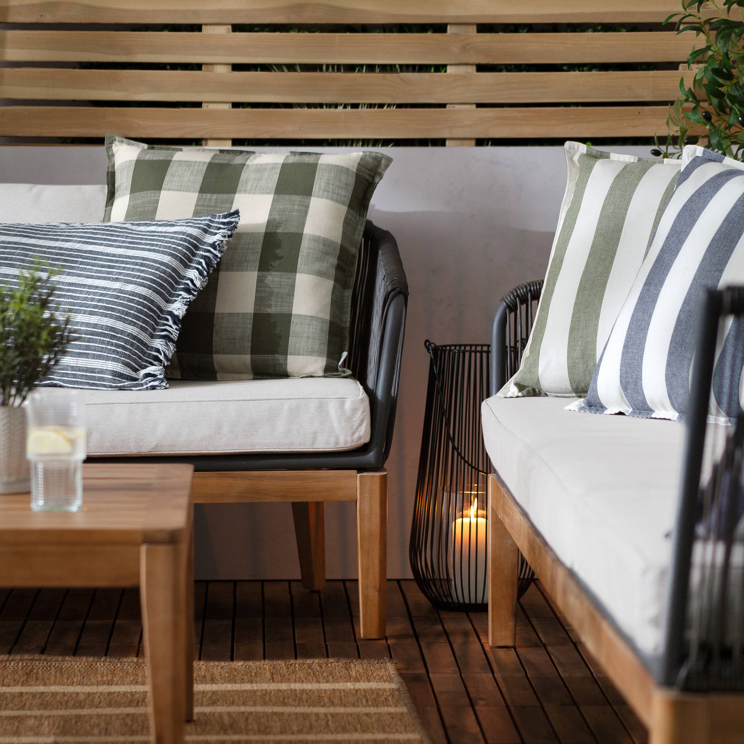 Marine Coussin extérieur en coton Hayle bleu marine en vente sur Faire5