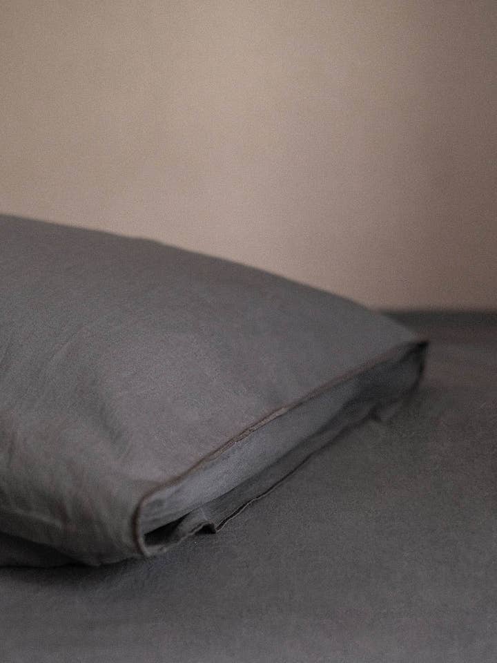 Matching Graphite Sheet Set, Single: 90 x 200 for wholesale by Tessitura Govi