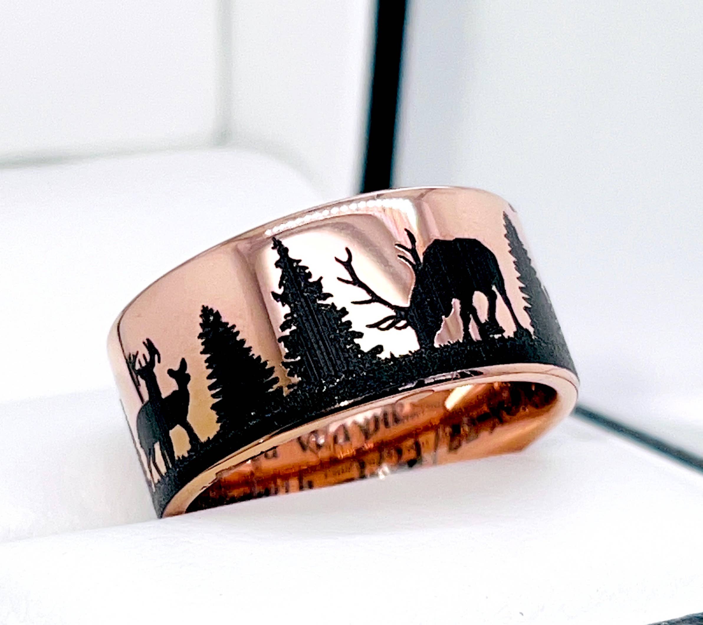 rings paradise – Engroshandel Båndring – Elks i granskov indgraveret wolfram unisex-ring0