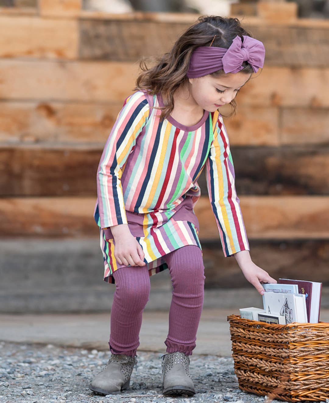 RuffleButts + RuggedButts – wholesale Tights - Barn – Flickor Vintage Violett Ribbstickade Fotlösa Volangstrumpbyxor2