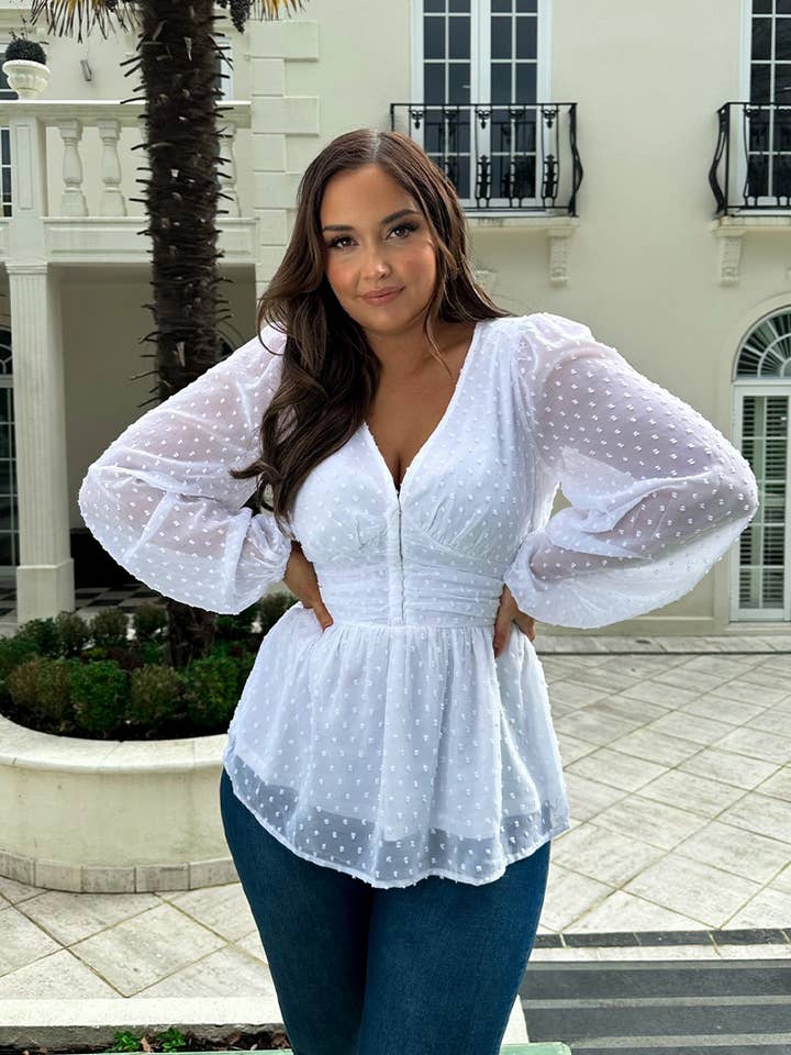 CHEMISIER NOIR DOBBY À TAILLE FRONCÉE JAC JOSSA pour la vente par In The Style