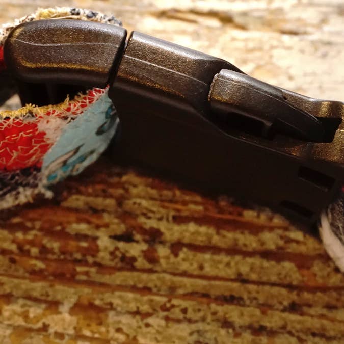 hundsfutter – Großhandel Haustierhalsband – Katze/Hund – Einzigartiges, handgefertigtes Hunde-Halsband aus recycelten Materialien7