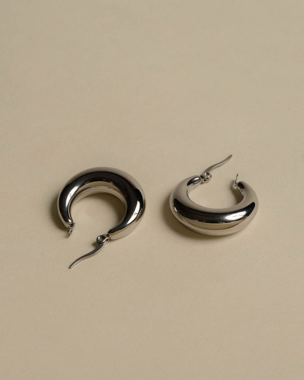 Hunter & Hare - Wholesale Hoop Earrings - Emilia Voluptuous Silver Hoops
