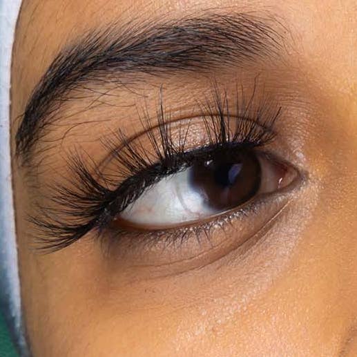 Flora för wholesale av Lizzys LX Cosmetics