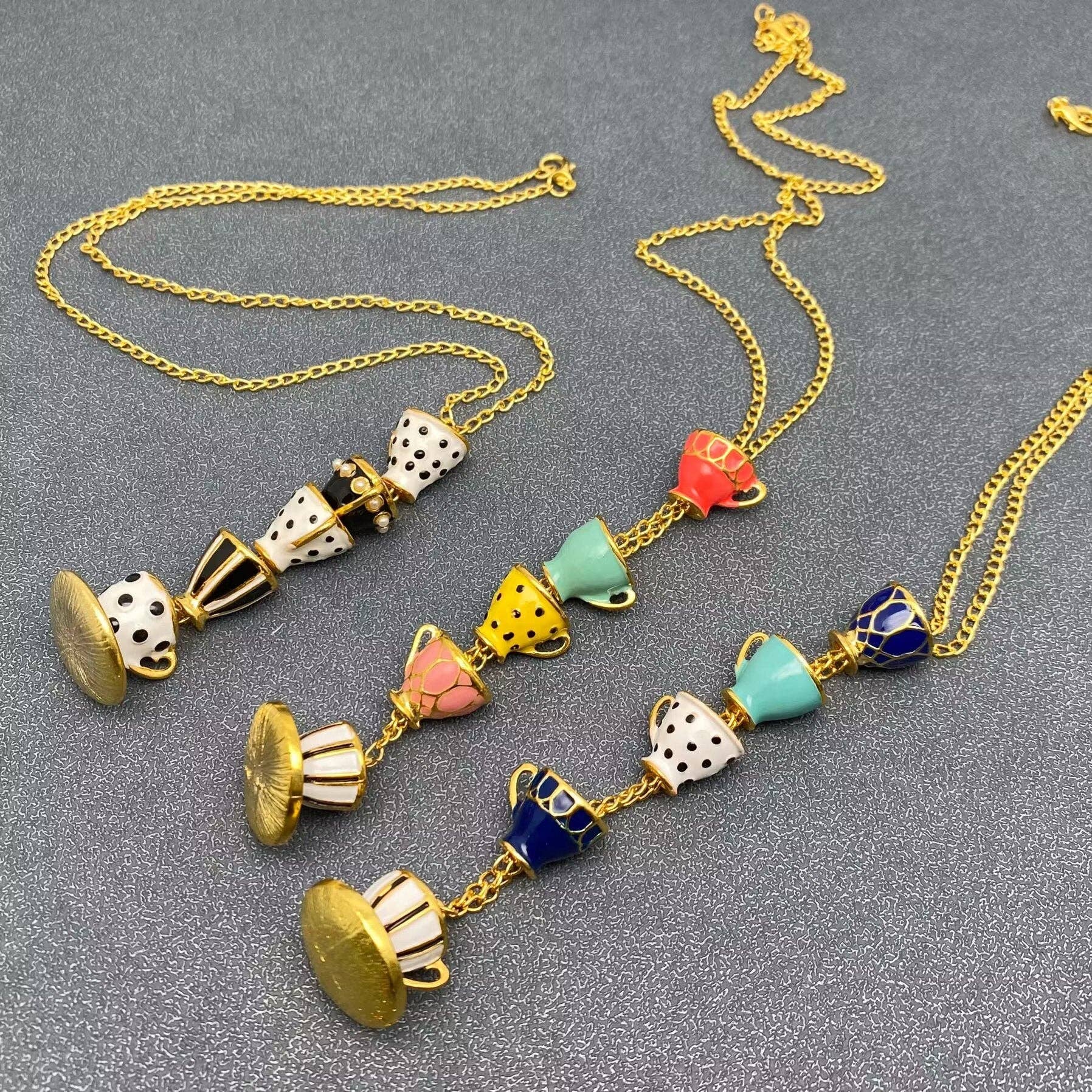 Mio Queena - Wholesale Pendant/Charm Necklace - Colorful Enamel 5 Teacups Linked Charm Necklace4