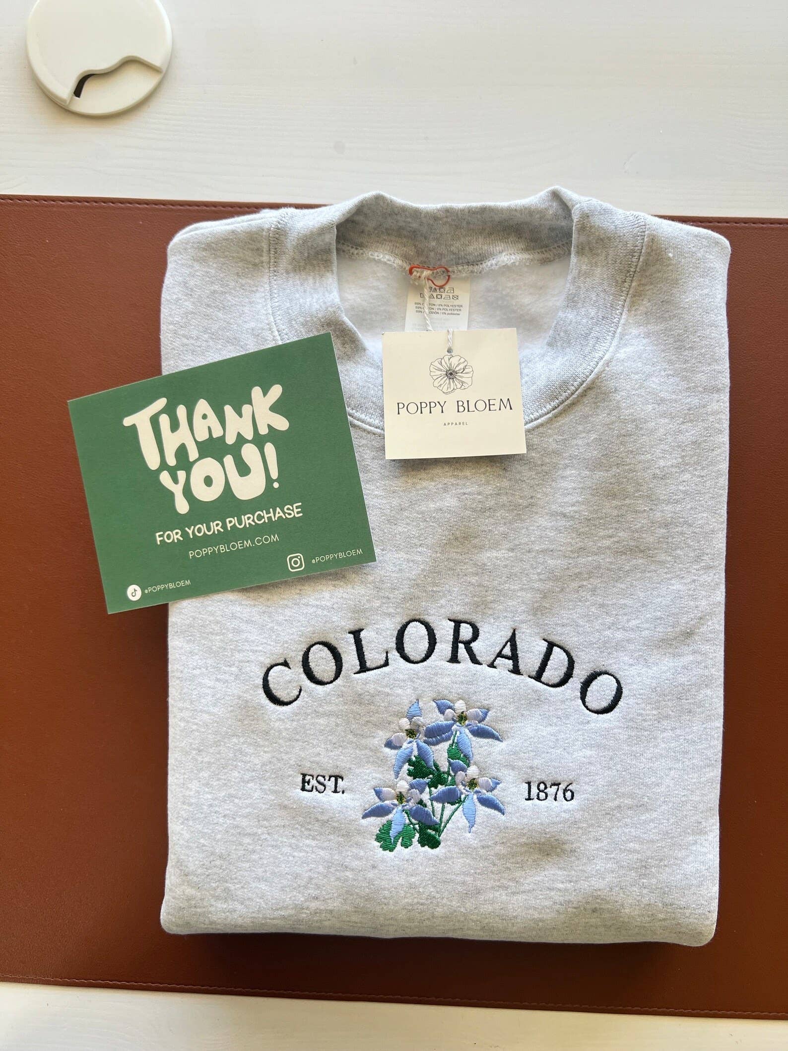 Poppy Bloem – Engroshandel Sweatshirt - Unisex – Colorado State Blomst Broderet Sweatshirt: Blå Columbine7