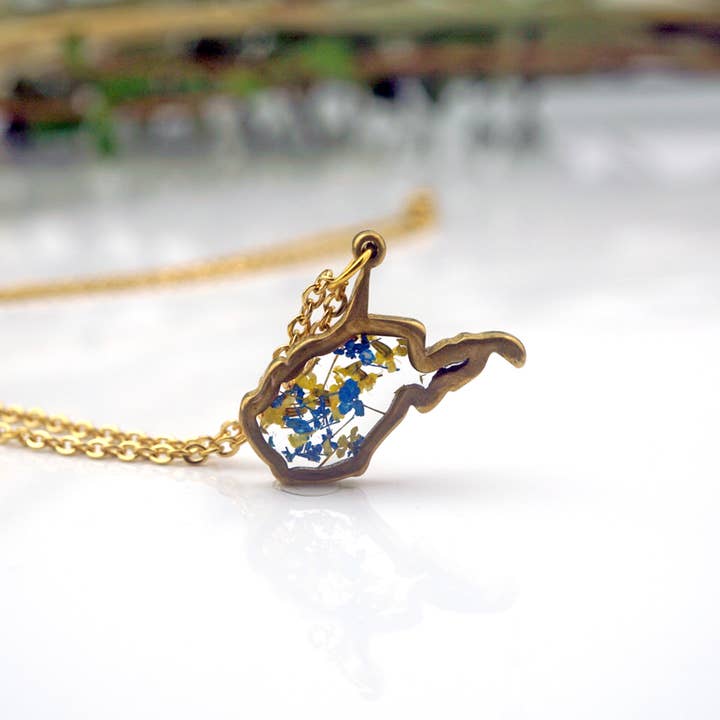 The Pretty Pickle - Wholesale Pendant/Charm Necklace - Small West Virginia Botanical Necklace3