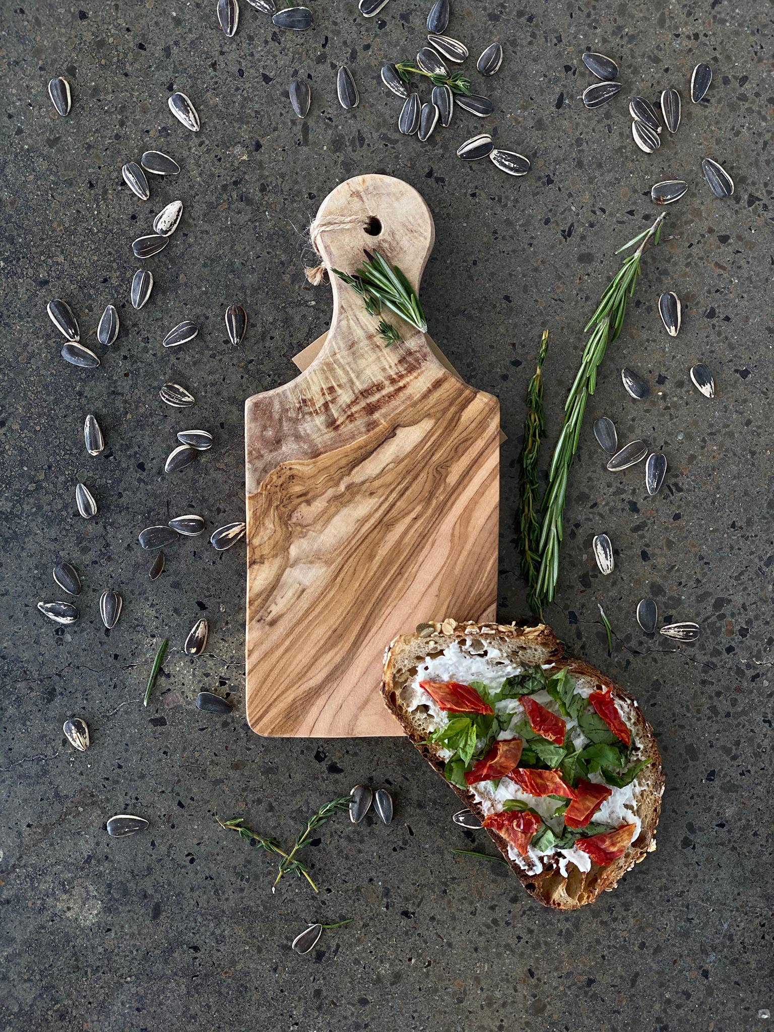 Scents and Feel - Wholesale Cutting Board - Olive Wood Rustic Small cutting Board 8"