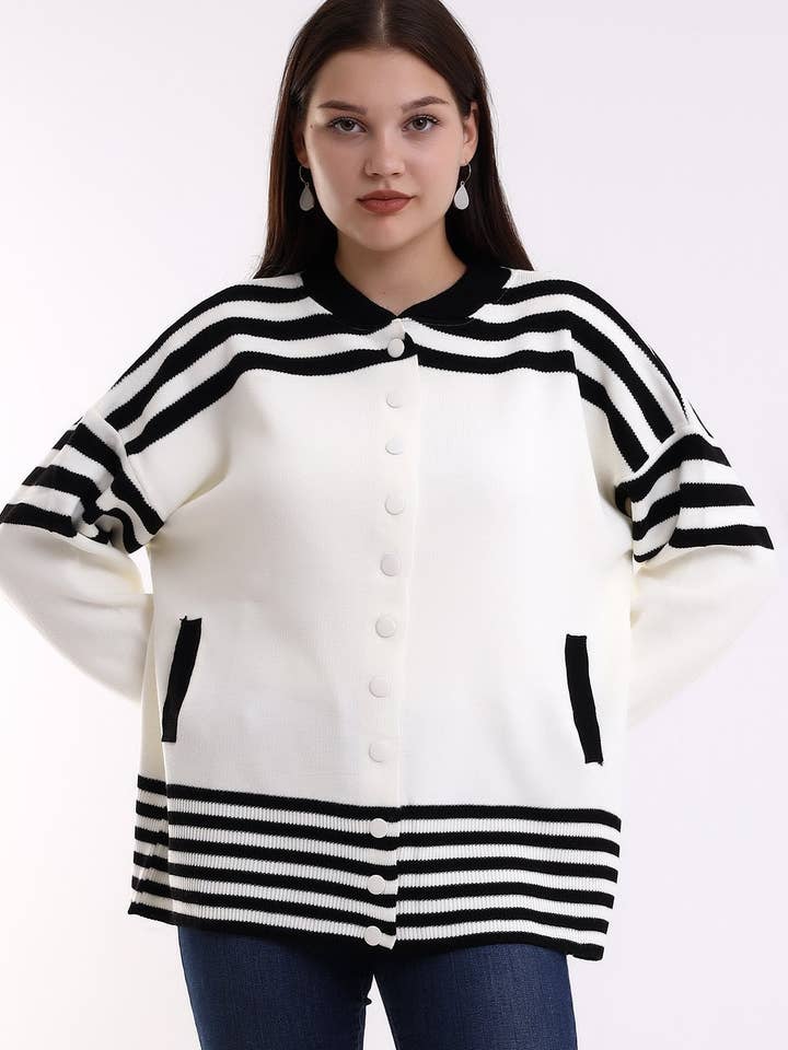 GEBREID VEST IN COLLEGE-STIJL voor wholesale door Cloth Cube