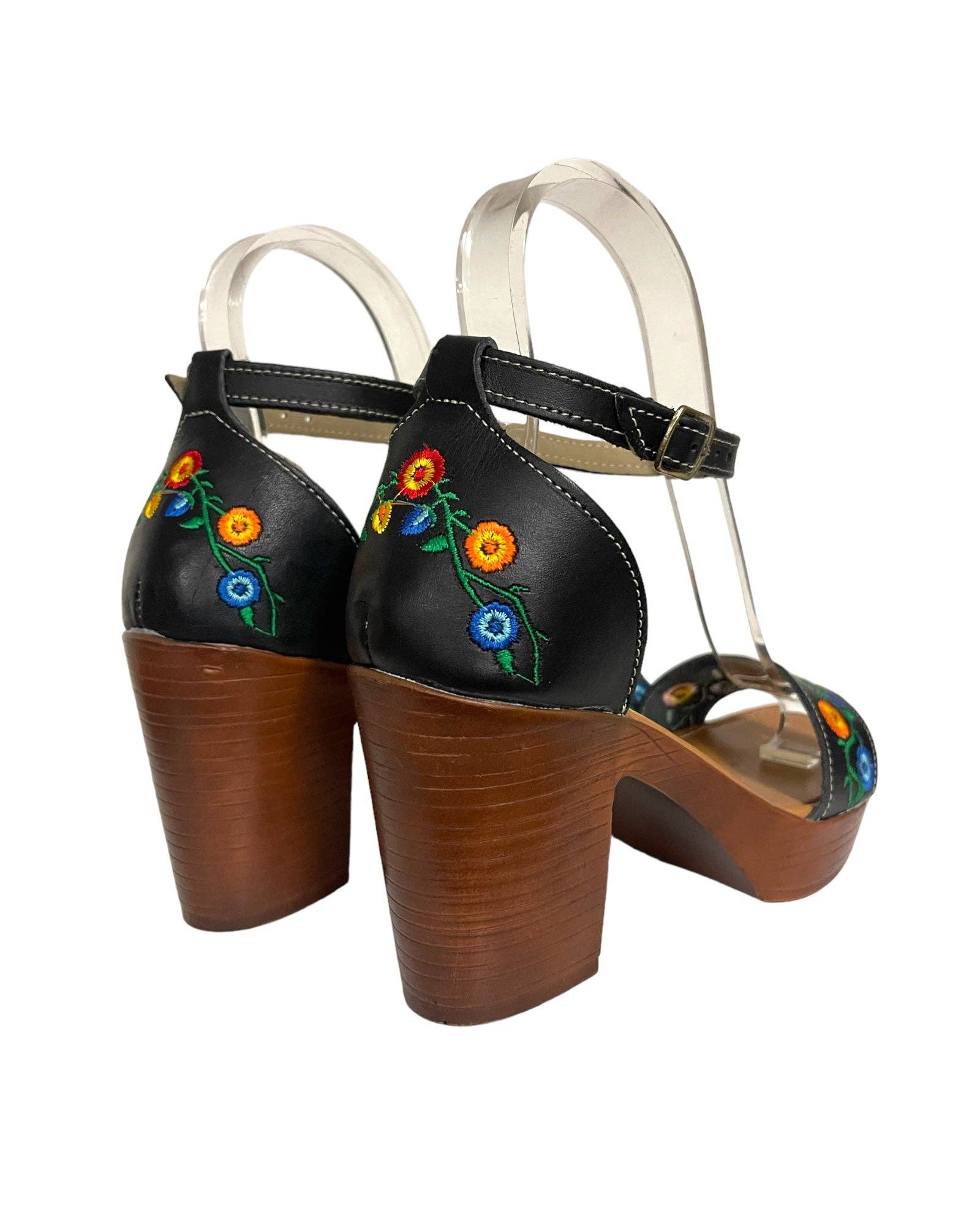 Cielito Lindo - Wholesale Sandals - Women's - Arumi Leather Floral Embroidered Heels Black1