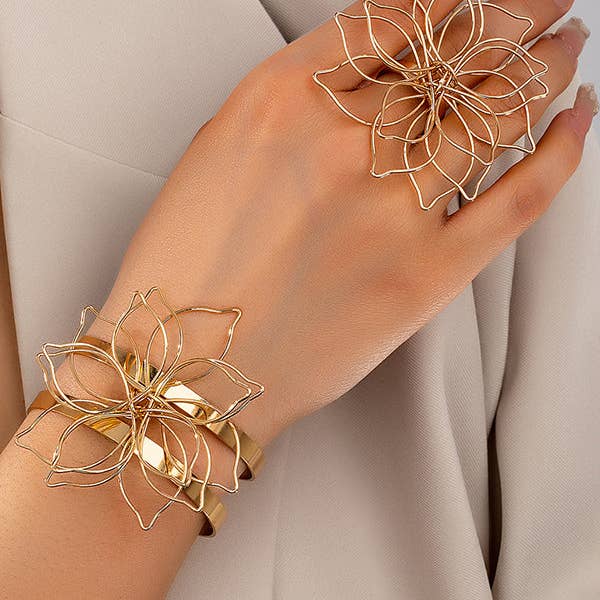 Blomsterformet armbåndstilbehør + ringetilbehør for engroshandel hos Plush Looks