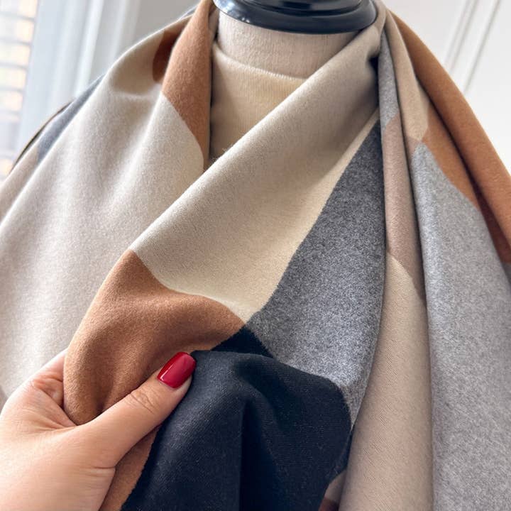 Funkyrel® Atzbranding Limited - Wholesale Scarf – Women's - Scarvii – Classic Plaid Winter Scarf3