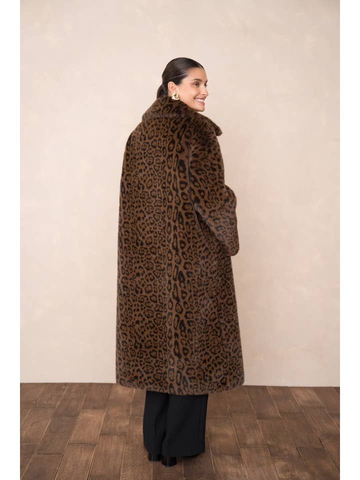 Attentif Paris - Wholesale Fur/Faux Fur Coat - Women's - Long synthetic fur coat with lapel collar13
