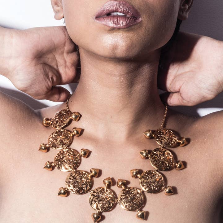 COLLIER MAYASAAR pour la vente par Dhwani Bansal