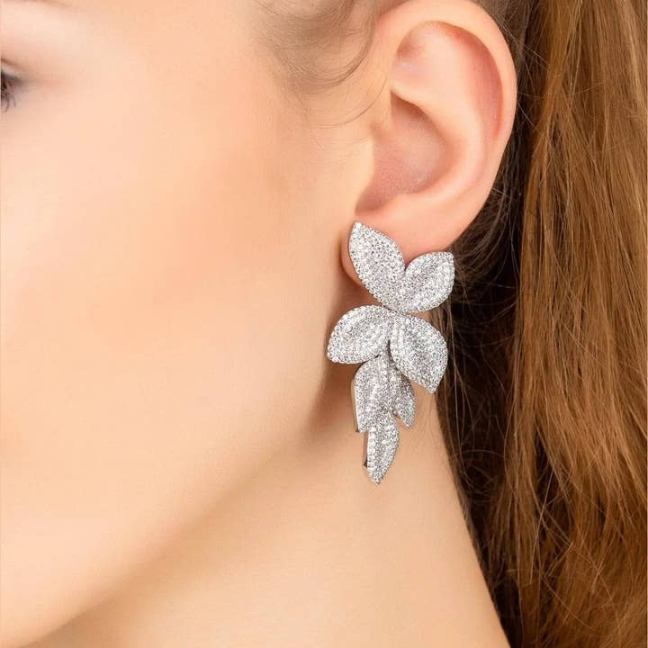 Latelita – wholesale Dangle earrings – Petal Cascading Flower Earrings silver1