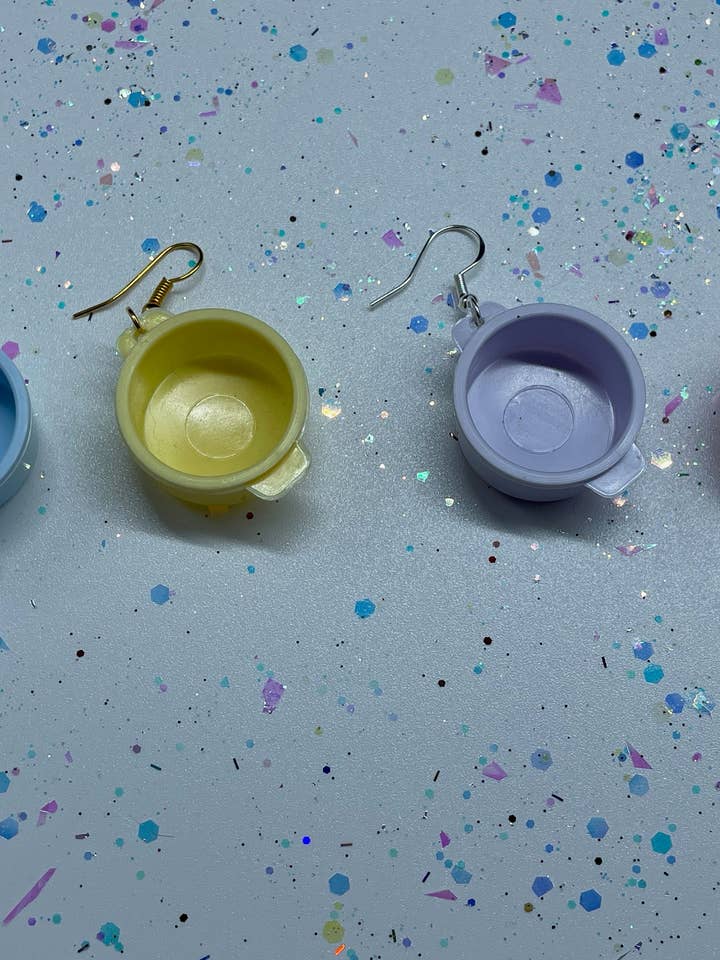 ¡Pendientes medianos para sopa! En oro, plata y 4 colores para venta al por mayor de R59Creates