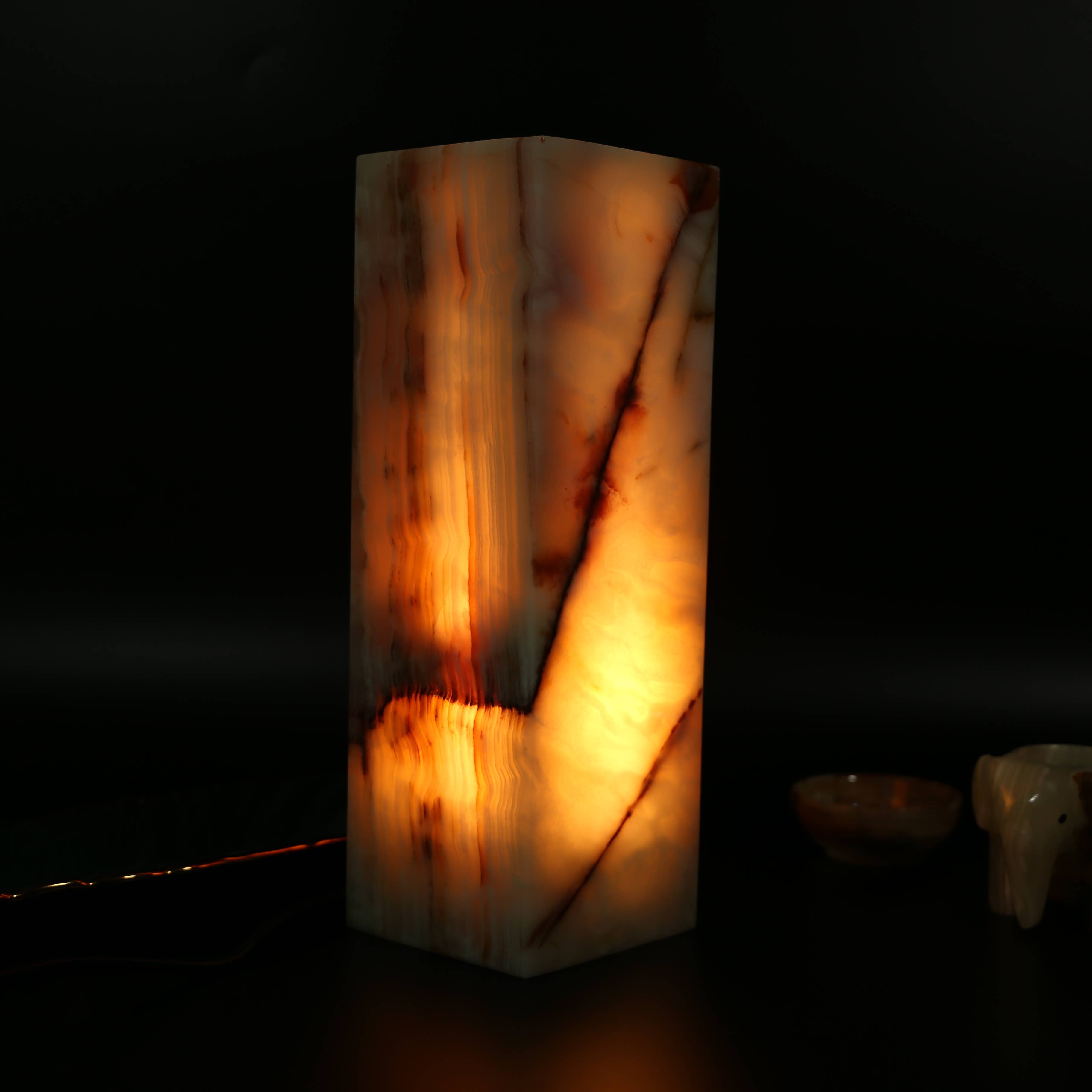 Gemstone Gifts Ltd. – wholesale Accent/desk lamp – Onyx Cube Tower Lamp 12"1
