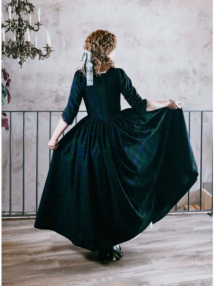 Atelier Serraspina - Wholesale Verkleedkleren - Dames - LOUISE, 18e-eeuwse jurk zwart horloge tartan