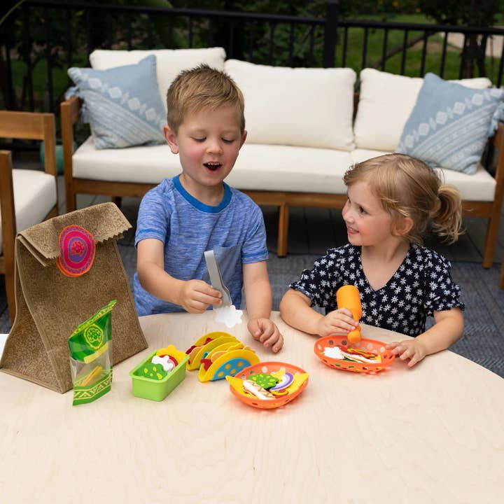 Fat Brain Toy Co. - Wholesale Toy Set - Kids - Pretendables Nacho Set