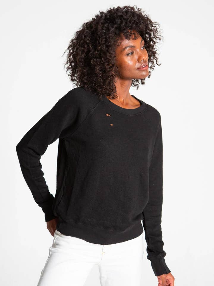 Sweat au look usé Belize - NOIR pour la vente par n:philanthropy