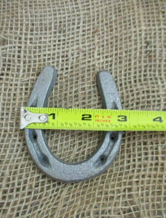 Midwest Craft House - Wholesale Decorative Tabletop Object - MEDIUM CAST IRON HORSESHOES 3 1/2" X 2 3/4"1