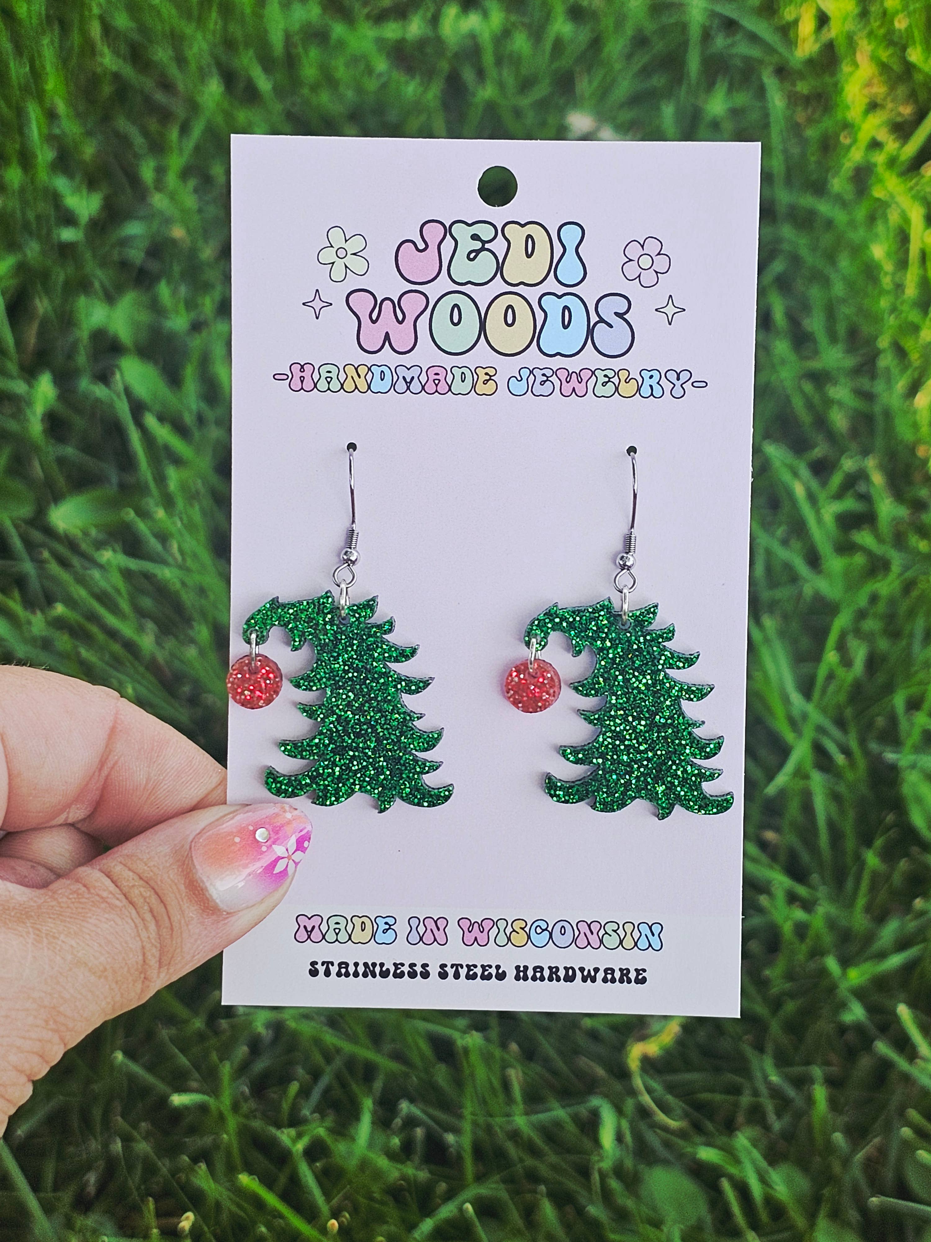 Jedi Woods LLC - Vendita all'ingrosso Orecchini pendenti - Orecchini Albero di Natale Piegato di Cindy Lou Who1