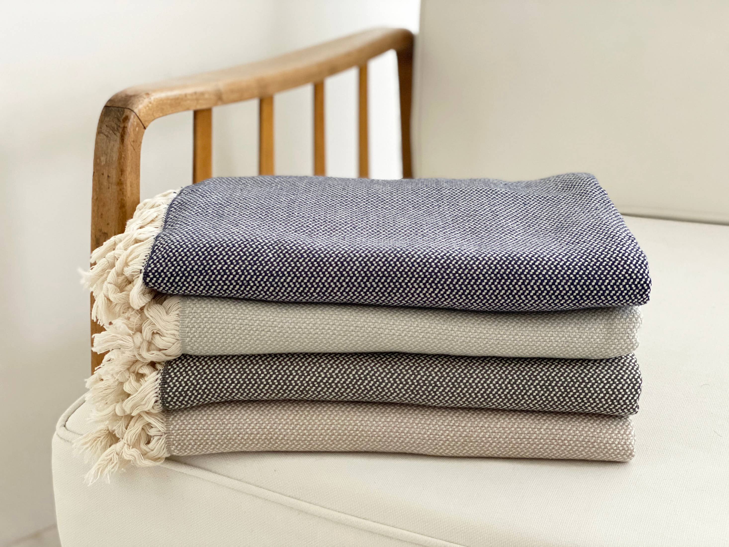 loom.ist - Wholesale Throw Blanket - Pebble Throw39