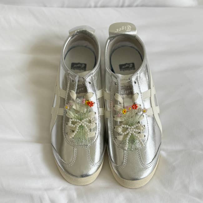 MOND HAUS - Wholesale Shoe Accessories - Veya Shoe Clip, Spring Color Beads Flower Bouquet Charm1