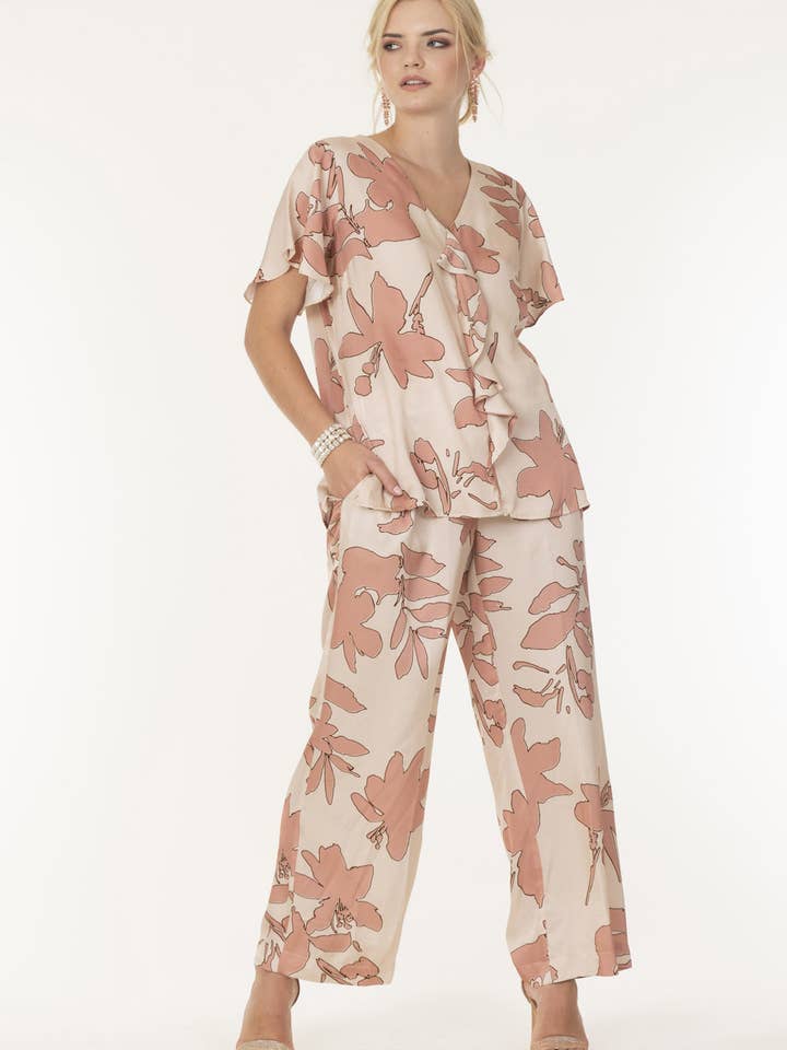 Blus Mönster Blommor för wholesale av More By Siste's