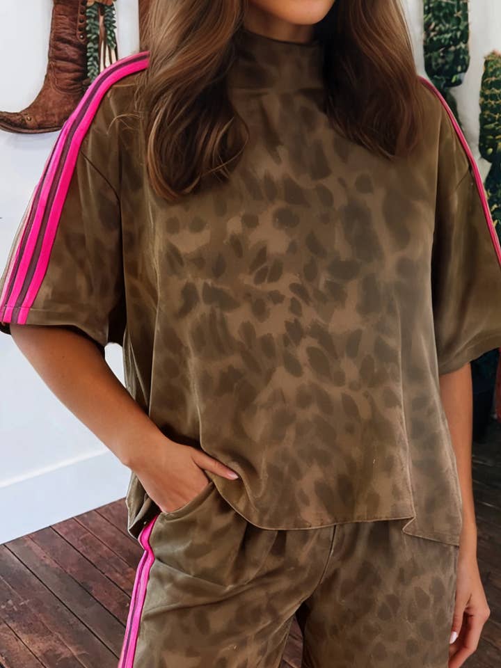 Western Contrast Striped Accent Leopard Short Set for wholesale by fashionworks