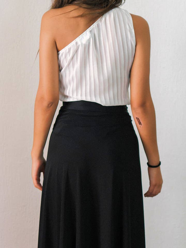 Bombon Spain - MIlagros Pedregal - Vendita all'ingrosso Camicetta - Donna - Blusa asimmetrica in chiffon bianco Mirna1