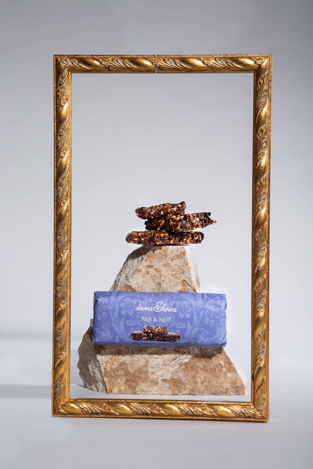 DONNA ELVIRA dolceria di Roccasalva Elvira - Wholesale Chocolate Bar - Nib & Nut4