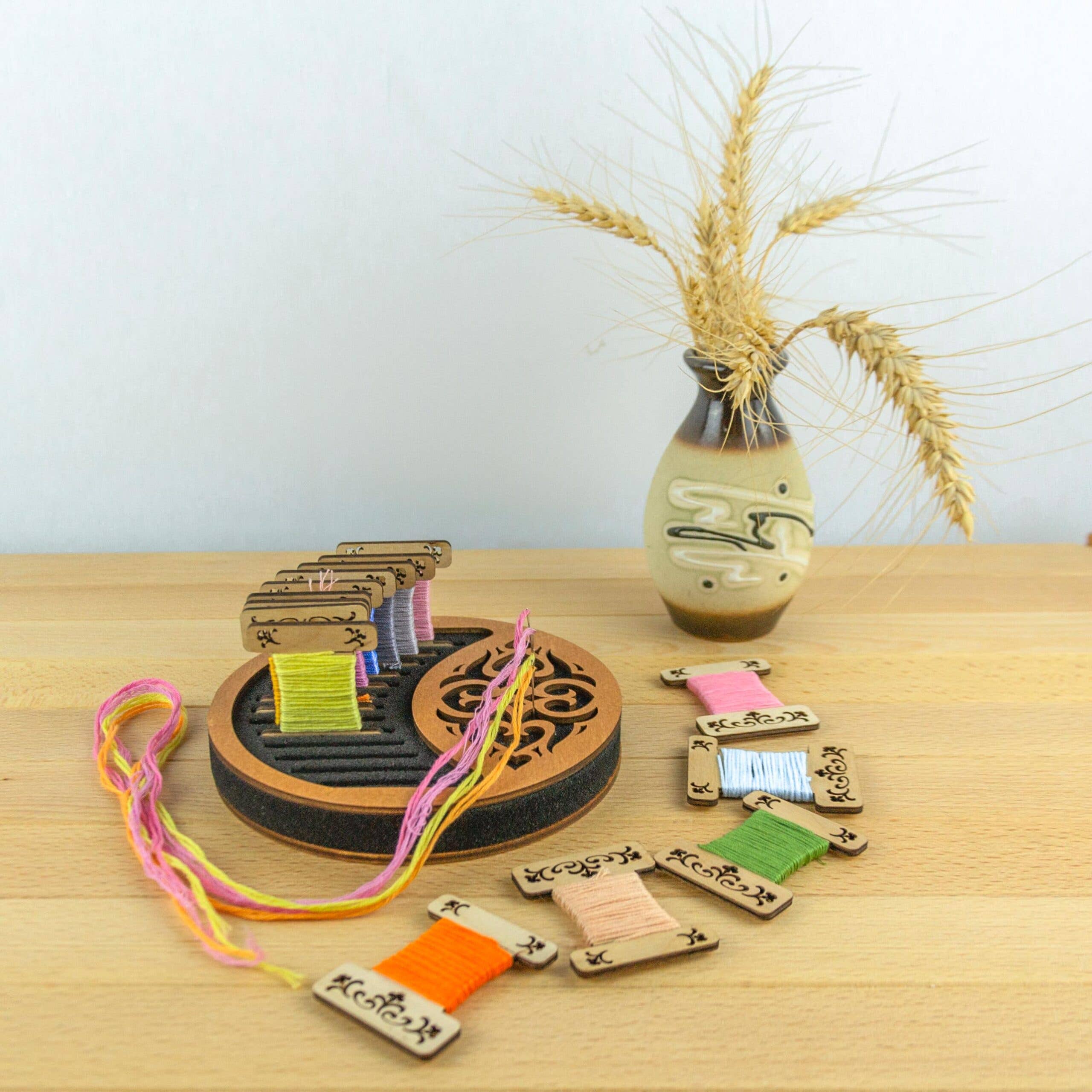 Embroidery craft - Wholesale Craft Supplies - PB-018-img-3 Foam stand for wooden, acrylic and other bobbins (spools) thickness 3mm0