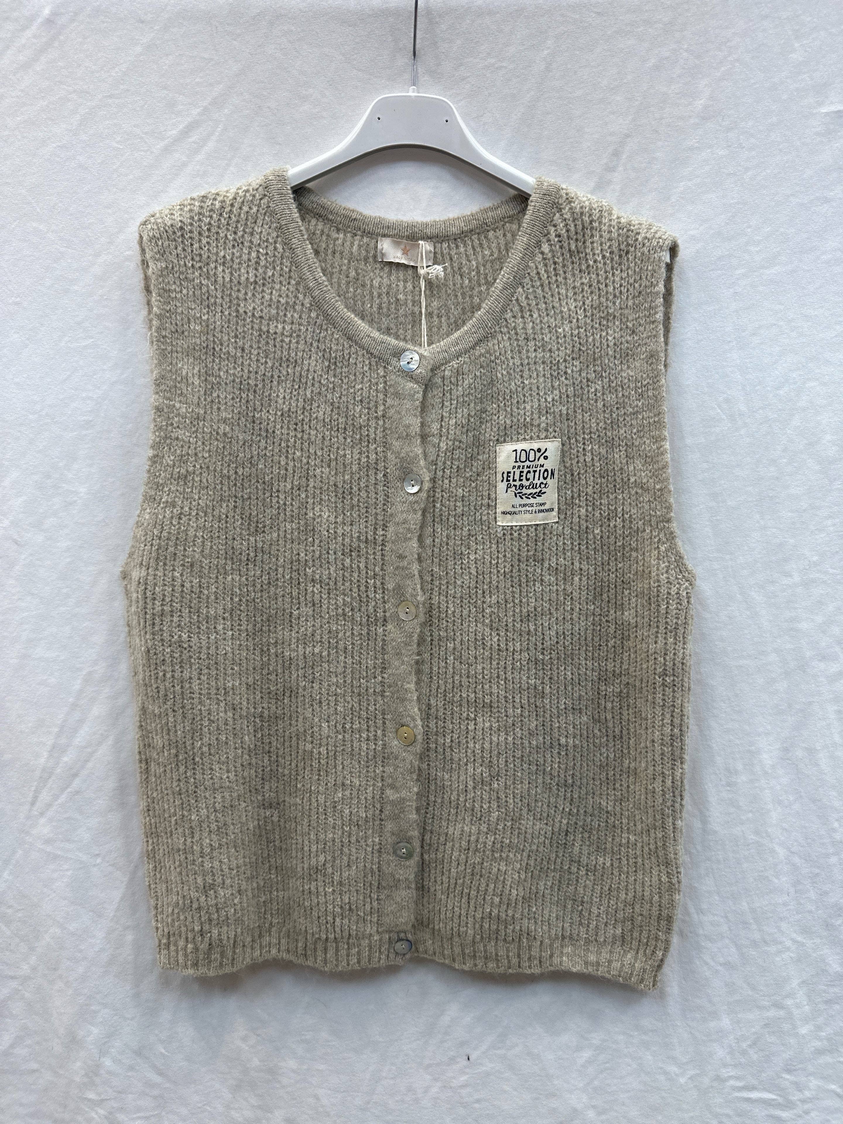 Mimi & Gogo - Wholesale Outerwear Vest - Women's - Knit vest with patch @35577_GiEcussonMaille6