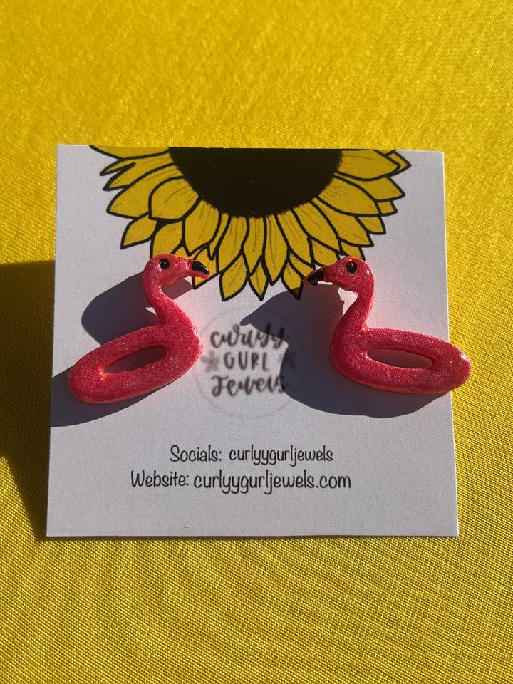 Bouées flamant rose pour la vente par Curlyygurljewels