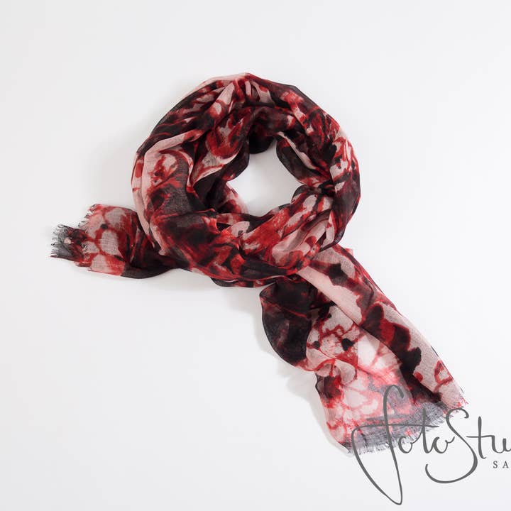 Sciarpa Red Flower in lana/seta per la vendita all'ingrosso da parte di Hathi