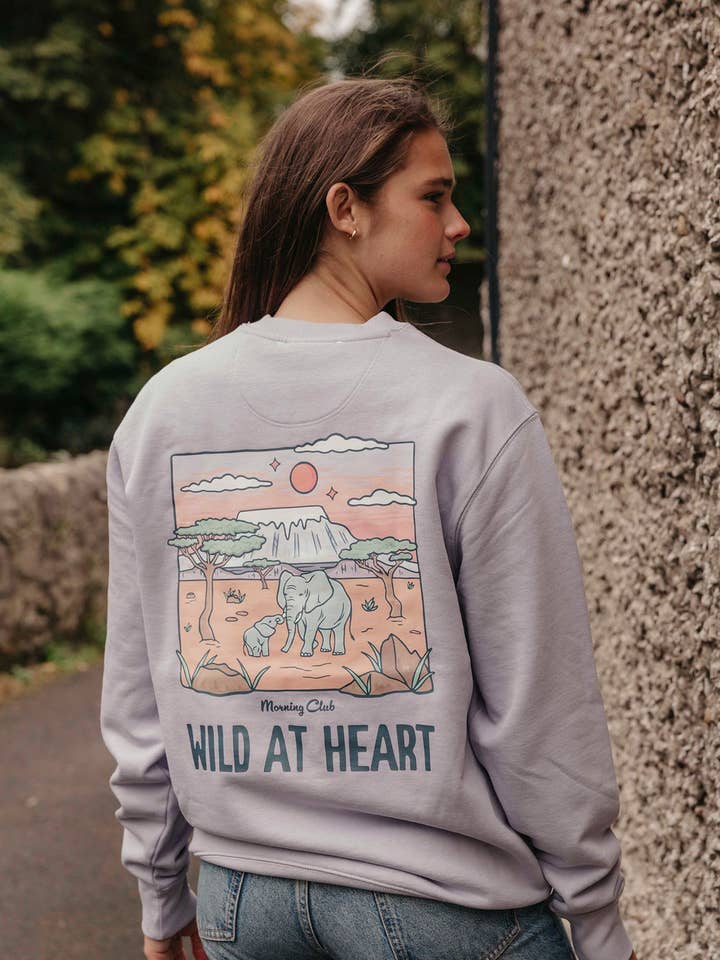 Sweatshirt en coton biologique Wild At Heart pour la vente par Morning Club Clothing