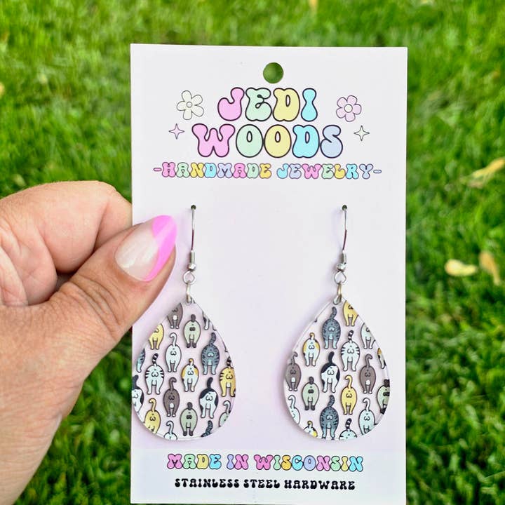 Jedi Woods LLC - Venta al por mayor Pendientes colgantes - Pendientes en forma de lágrima Cat Butts and Nuts2