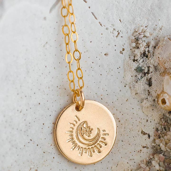 Collier Charm Lune-Étoile | Plaqué Or 14k | LoveGem Studio pour la vente par LoveGem Studio LLC