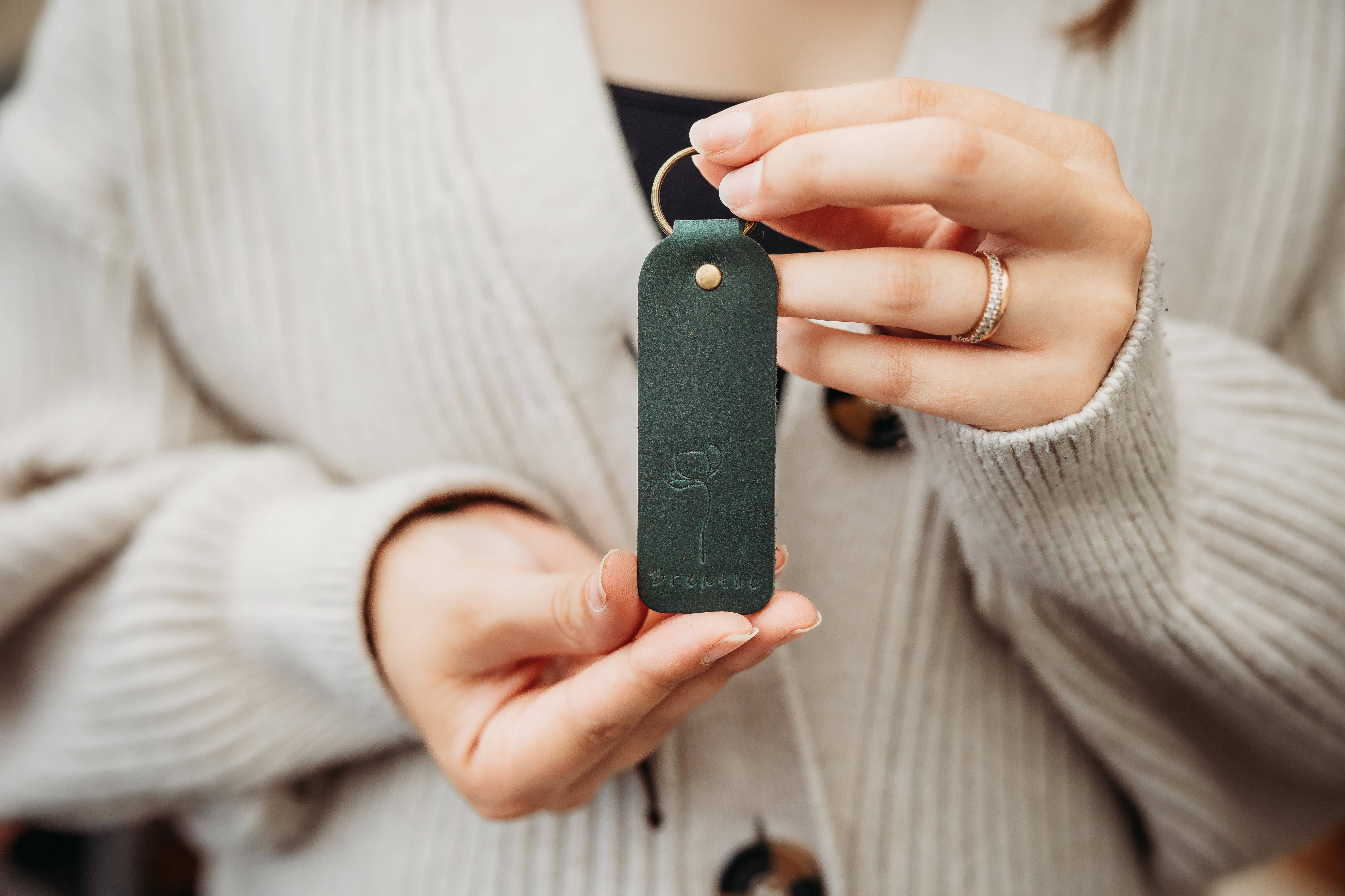 Lucas Ruth - Wholesale Keychain - Unisex - Floral Encouraging Leather Keyrings13