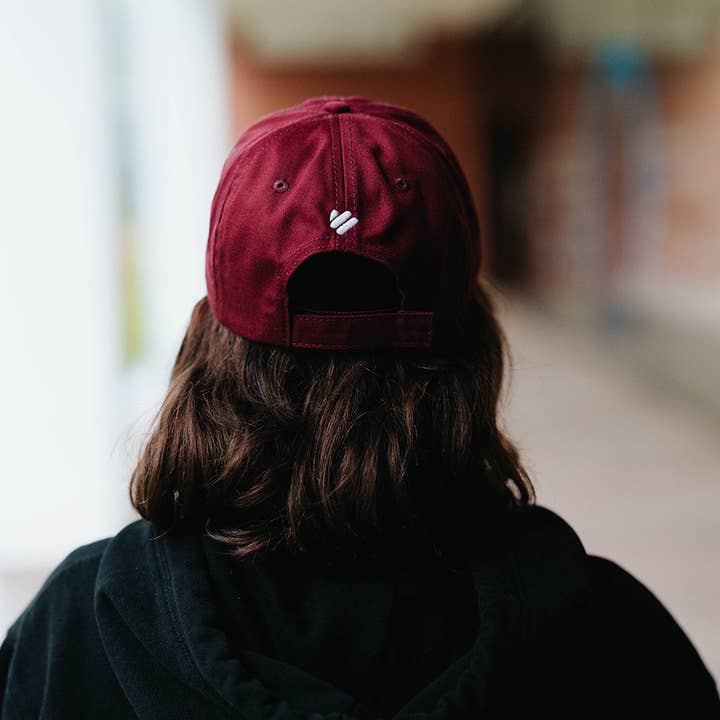 Red Fiets - Rode Baseballpet for wholesale on Faire7