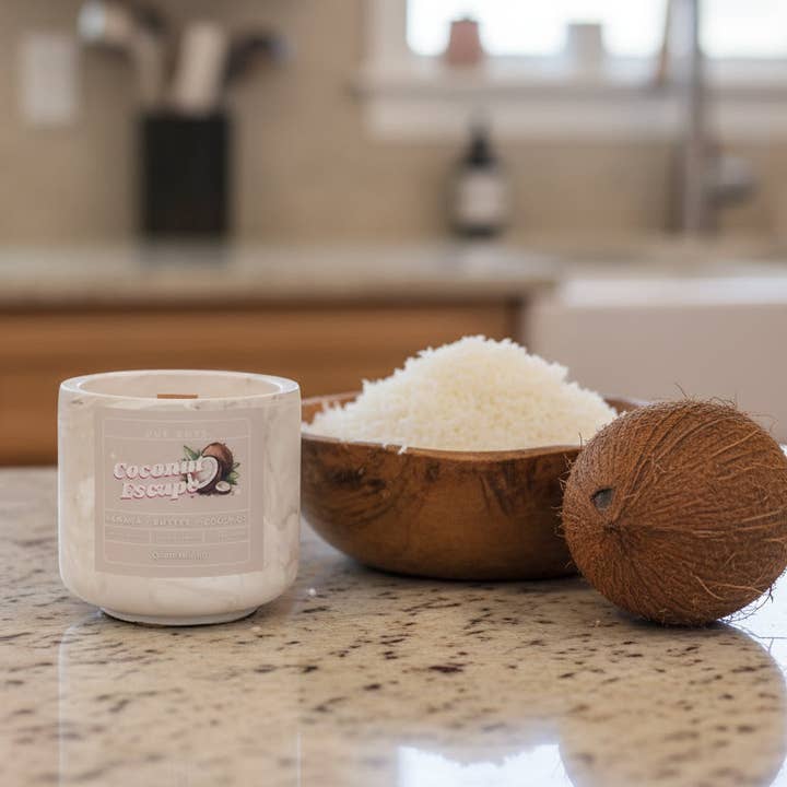 Coconut Escape — Vela de soja en recipiente cerámico de 5,5 oz para venta al por mayor de Que Cute