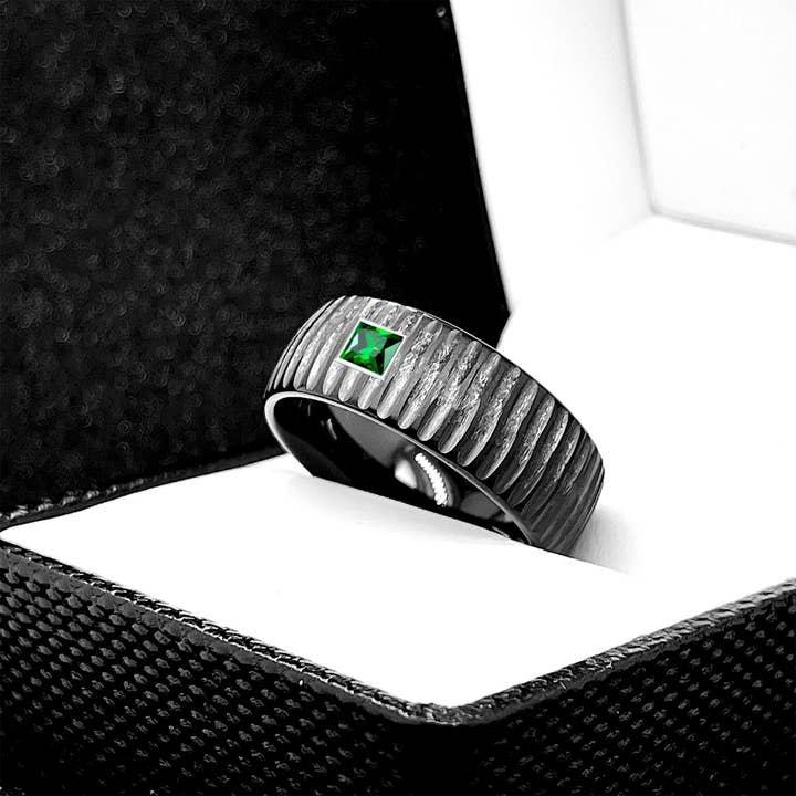 rings paradise - Wholesale Sieraden - Heren - Aquamarijn zwarte gehamerde wolfraam trouwring voor heren