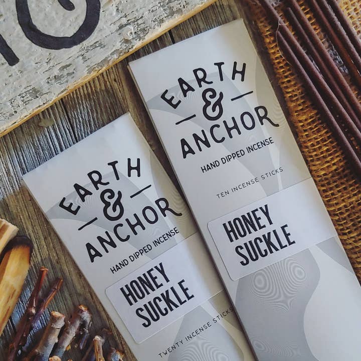 Kaprifol handdoppad rökelse för wholesale av Earth & Anchor Soap Co.